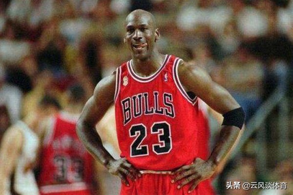 nba45号球员有哪些人(篮球之神穿45号？米切尔狂轰57 9 7，球迷：顶薪稳了，季后赛悬了)