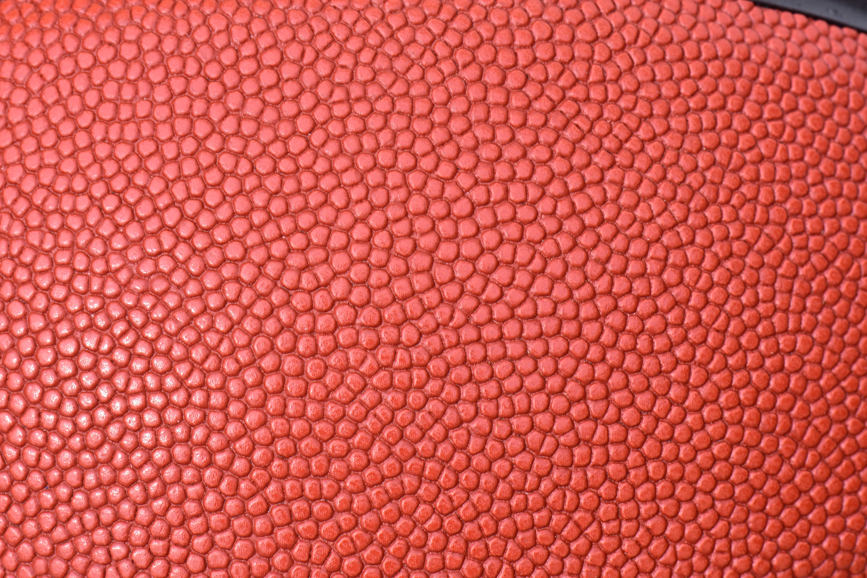 怎么样的篮球是真皮篮球（怎么挑选一个合适的篮球）