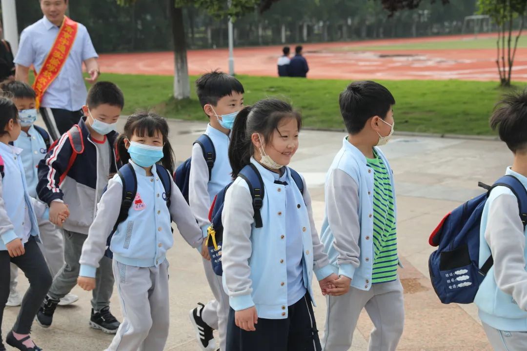 小小体验官上线，体验南京宇通实验学校一年级学习生活