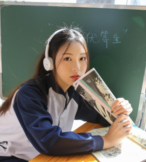 当代女大学生发型鉴赏，自以为引领潮流趋势，实则更像70后大姨