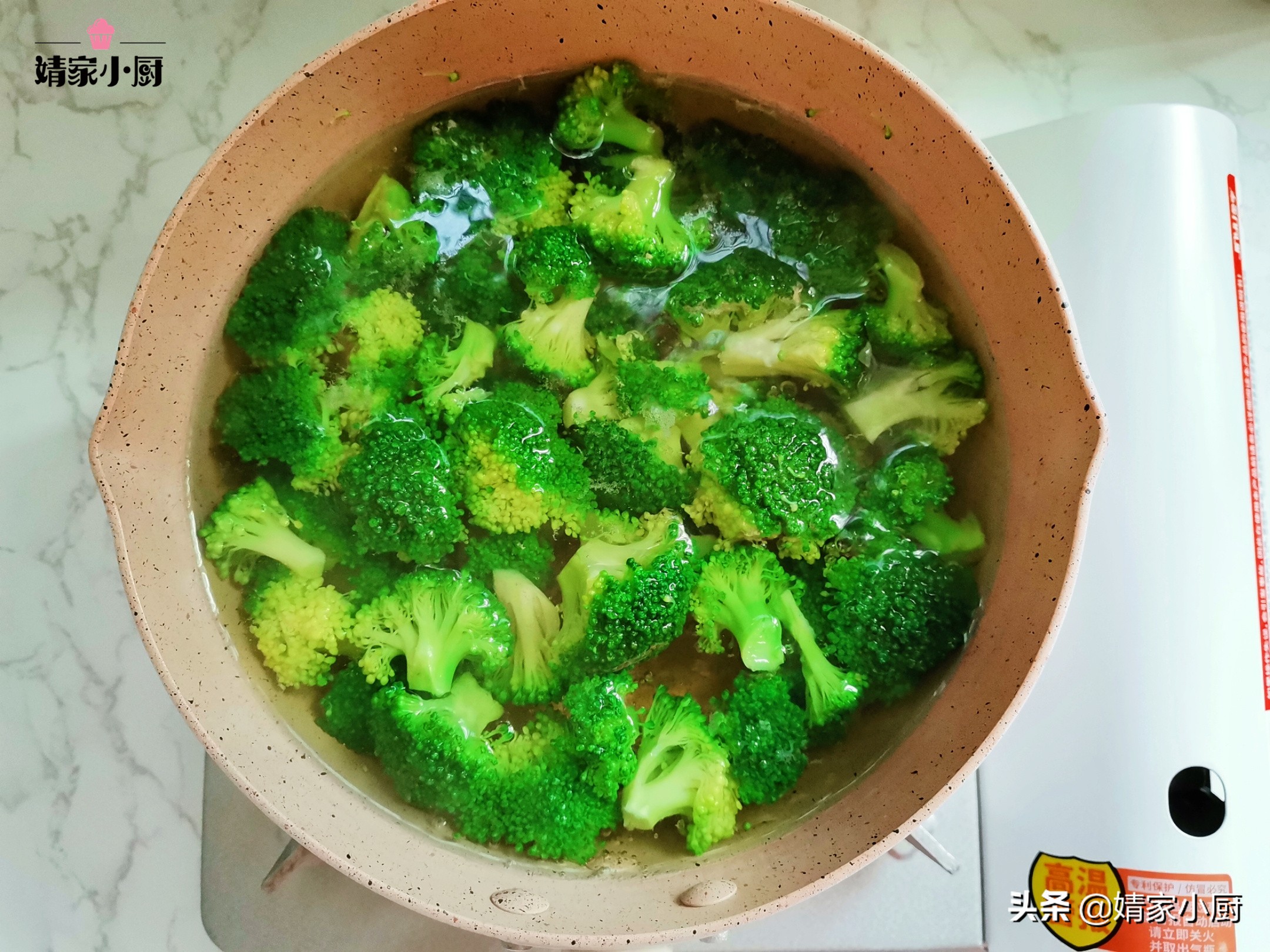 西兰花怎么炒才能清脆，碧绿又入味，分享一个简单实用的做法