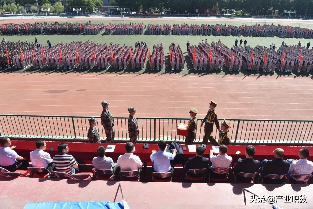 宣化一中举行开学典礼：铮铮誓言看行动，发声亮剑争朝夕