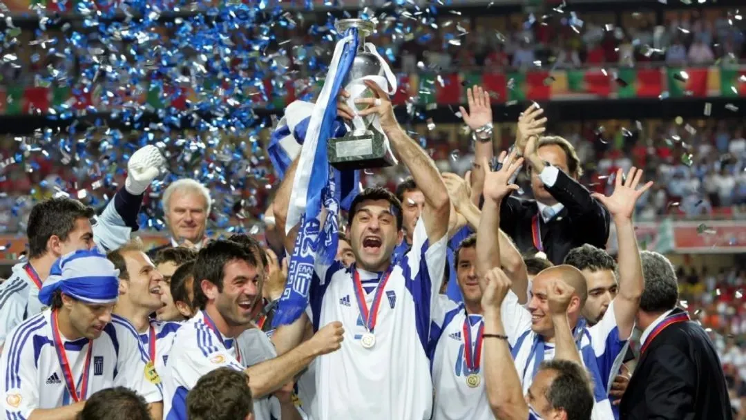 2000欧洲杯官方最佳阵容(岁月神偷：我们一起追过的欧洲杯)