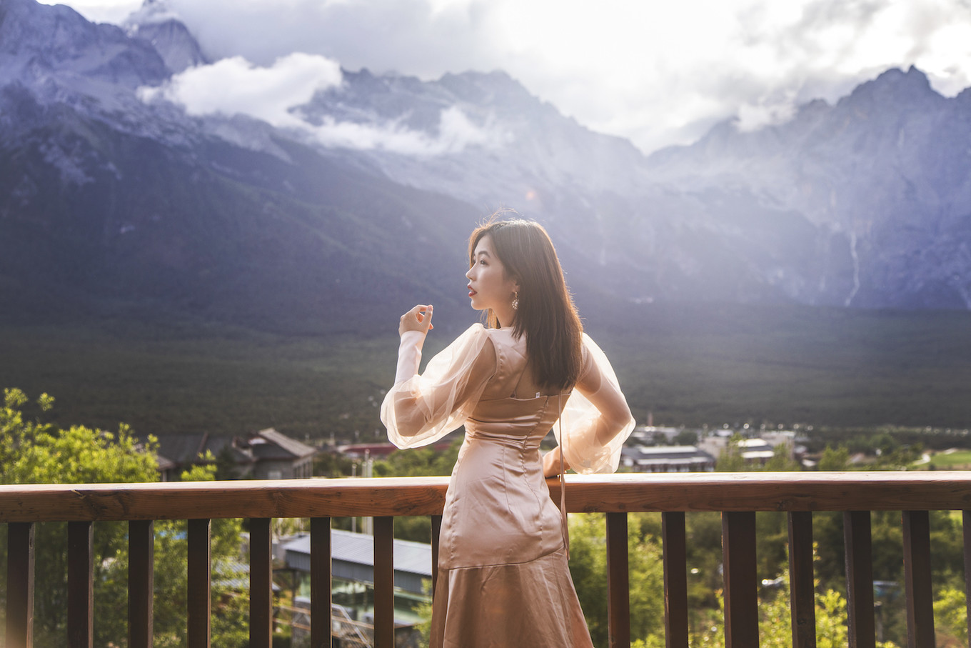 从丽江到泸沽湖，水性杨花开满六月天
