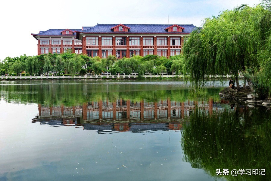 中国最好的三所医科大学，就业前景好，值得学生们考虑