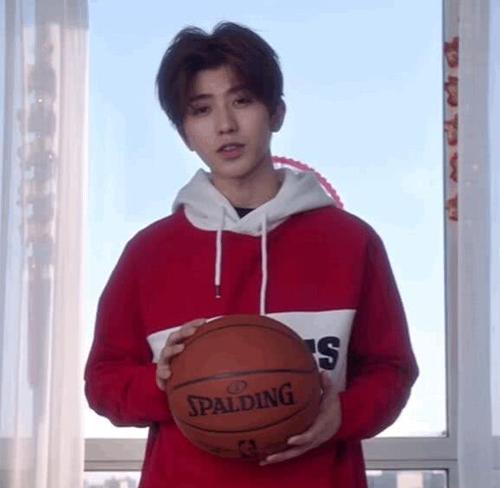 為什么蔡徐坤能做nba大使（別再黑坤坤了！你知道他憑什么成為NBA形象大使嗎？看完沒話說了）