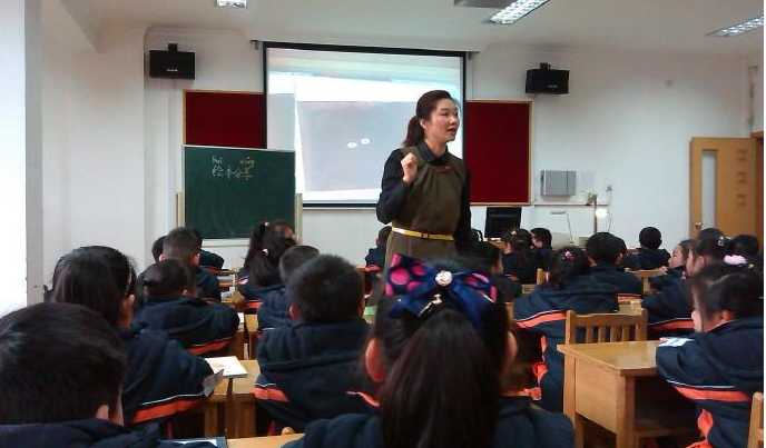 高工资私立教师能“有偿补课”，低工资公立教师却不能，公平吗？