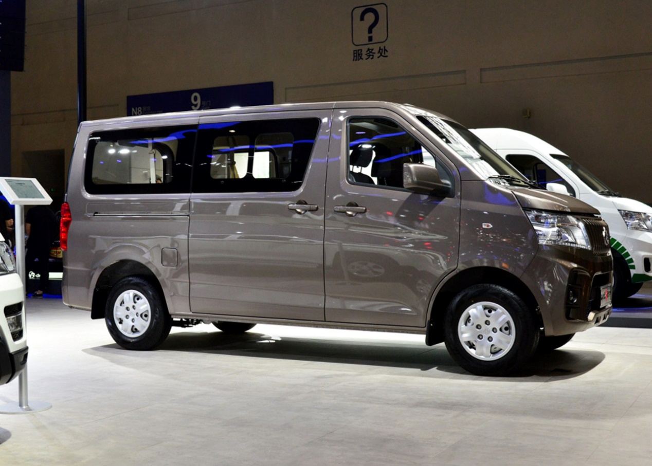 长安睿行m60正式上市,外观大气时尚,还有中置后驱 大空间