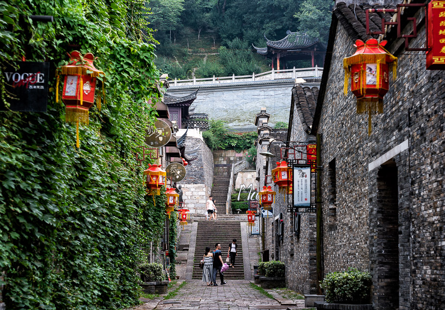 江苏的千年老街，历史悠久古迹众多，免费开放，游客络绎不绝