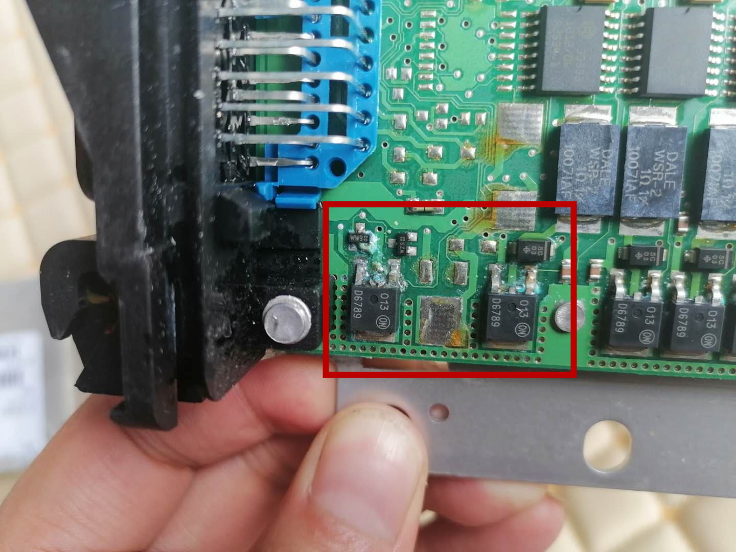 帕萨特领驭P-R-N-D挂挡冲击顿挫，发动机前后摇晃抬头，胖哥检查