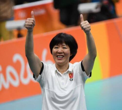 曾经郎平还是运动员的时期,对手主要是知名运动员海曼,那时候她的身高