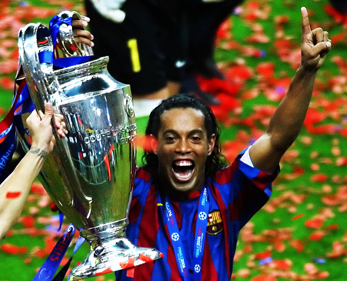 集齐世界杯欧冠金球奖后,39岁的小罗又获得一个冠军)