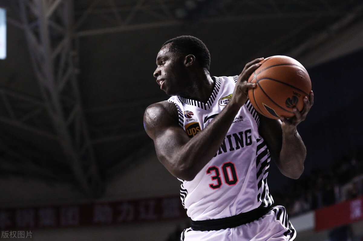 cba常规赛为什么内外援（CBA为什么一定要有外援？八一时代经常打半场对手就放弃了）-趣拿体育