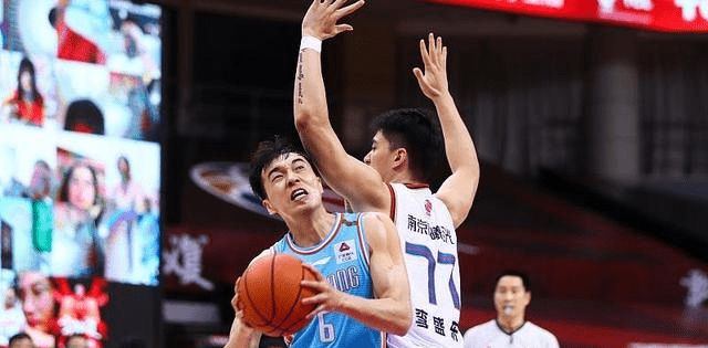 绰号是风之子的中国足球运动员(NBA和CBA后卫中的高学历球员，士、硕士和名牌大学应有尽有)