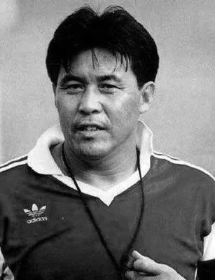 1982世界杯迟尚斌(迟尚斌离世，他把一生献给中国足球)