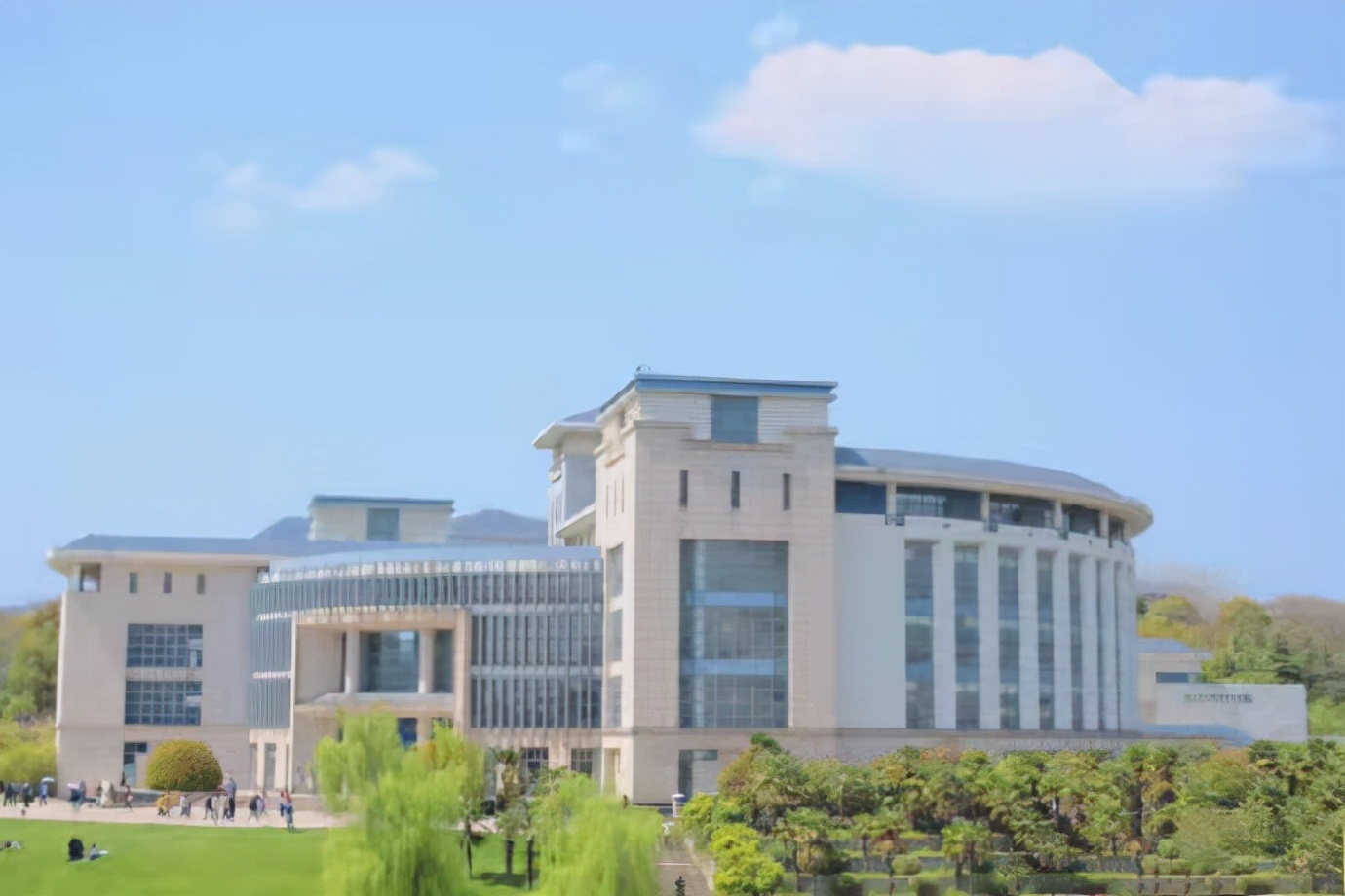 江苏一所“双非”高校，竟得到各省青睐，选调生享受985的待遇