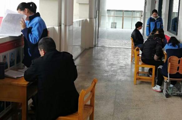 安徽高考500分无缘本科？文理分数相差超100分，让文科生怎么办