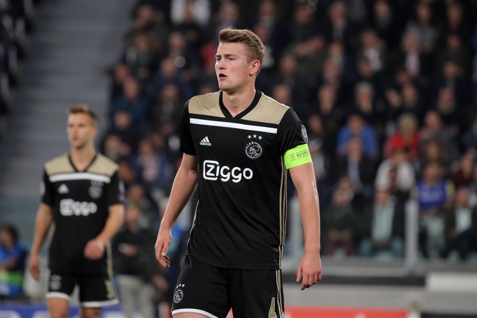 埃弗顿有意引进巴萨边锋马尔科姆（转会通：皇马1.06亿镑报价阿扎尔 埃弗顿有意签下巴萨边锋马尔科姆）