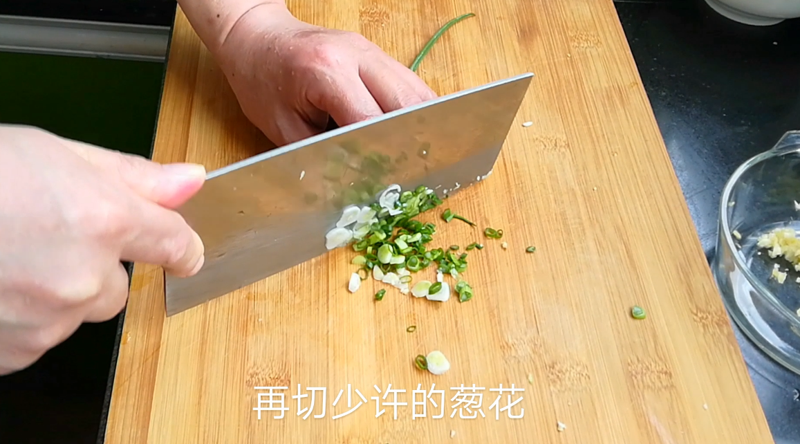 清水小龙虾的做法（堪比餐厅大厨的清水小龙虾烹饪方法）