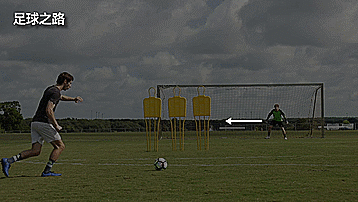 为什么足球可以踢出弧线（如何在比赛中踢出一脚完美的弧线任意球）