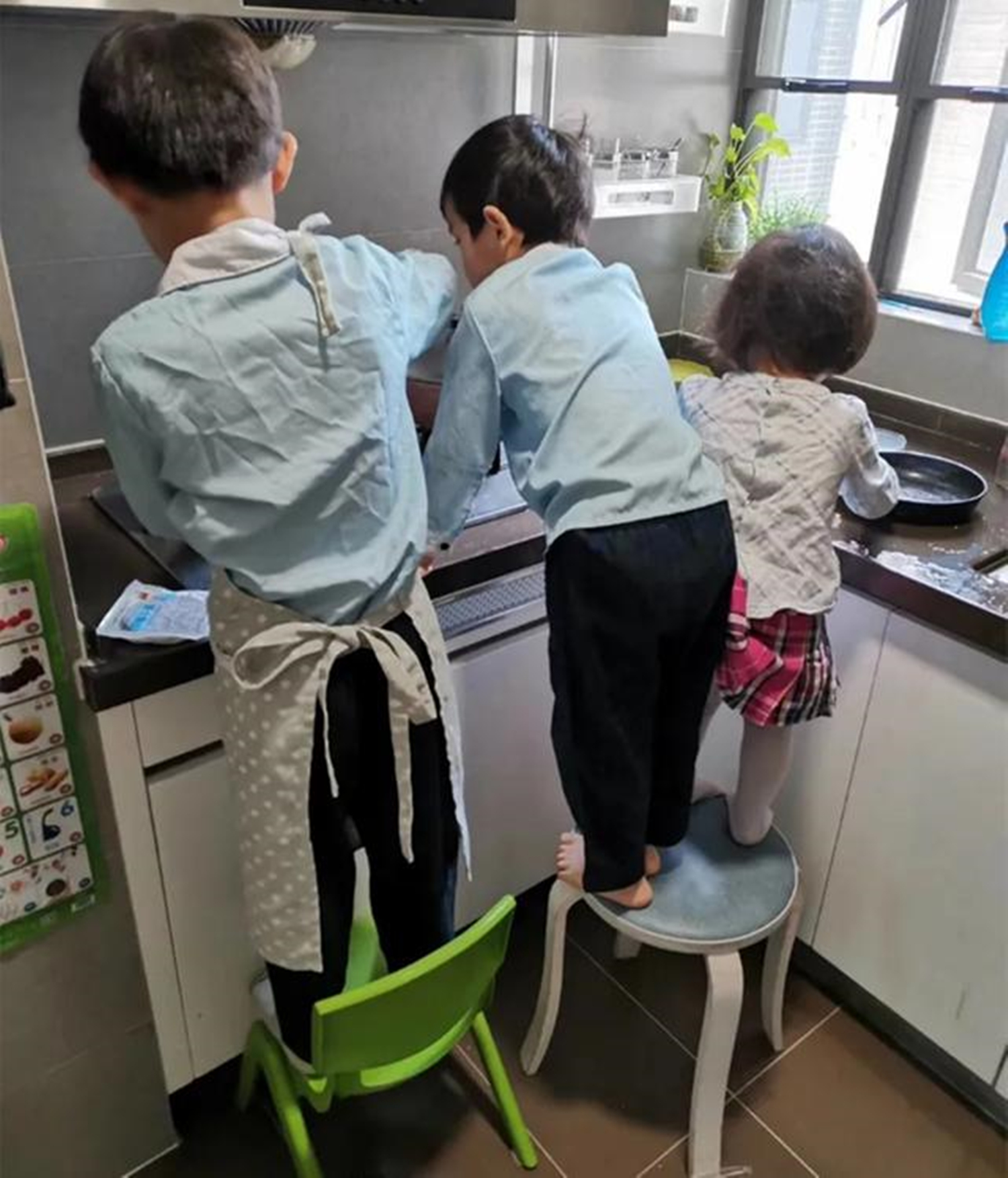 生三个孩子是何体验？深圳职场妈妈分享真实生活：痛并快乐着