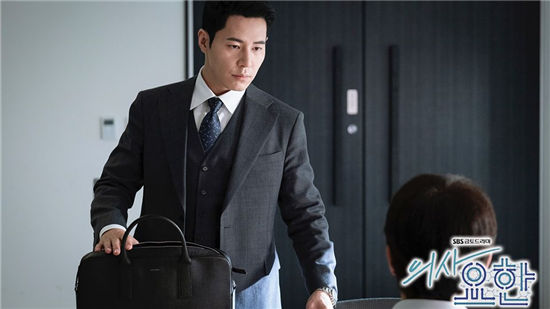李奎炯的新剧第一次当上男主人，组成了金泰希。《小迷糊》李奎炯9作的回顾