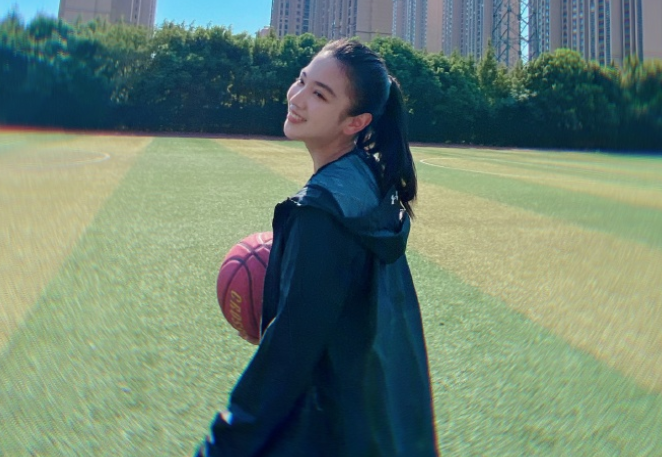 拜托了班长全集免费观看策驰(《拜托了班长》来袭，夏之光携手焉栩嘉，全是高颜值演员)