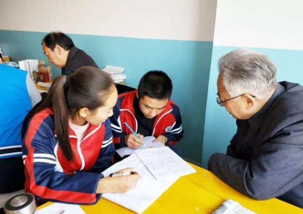 高中分班没进“尖子班”，就“无缘”名牌大学了？看班主任怎么说