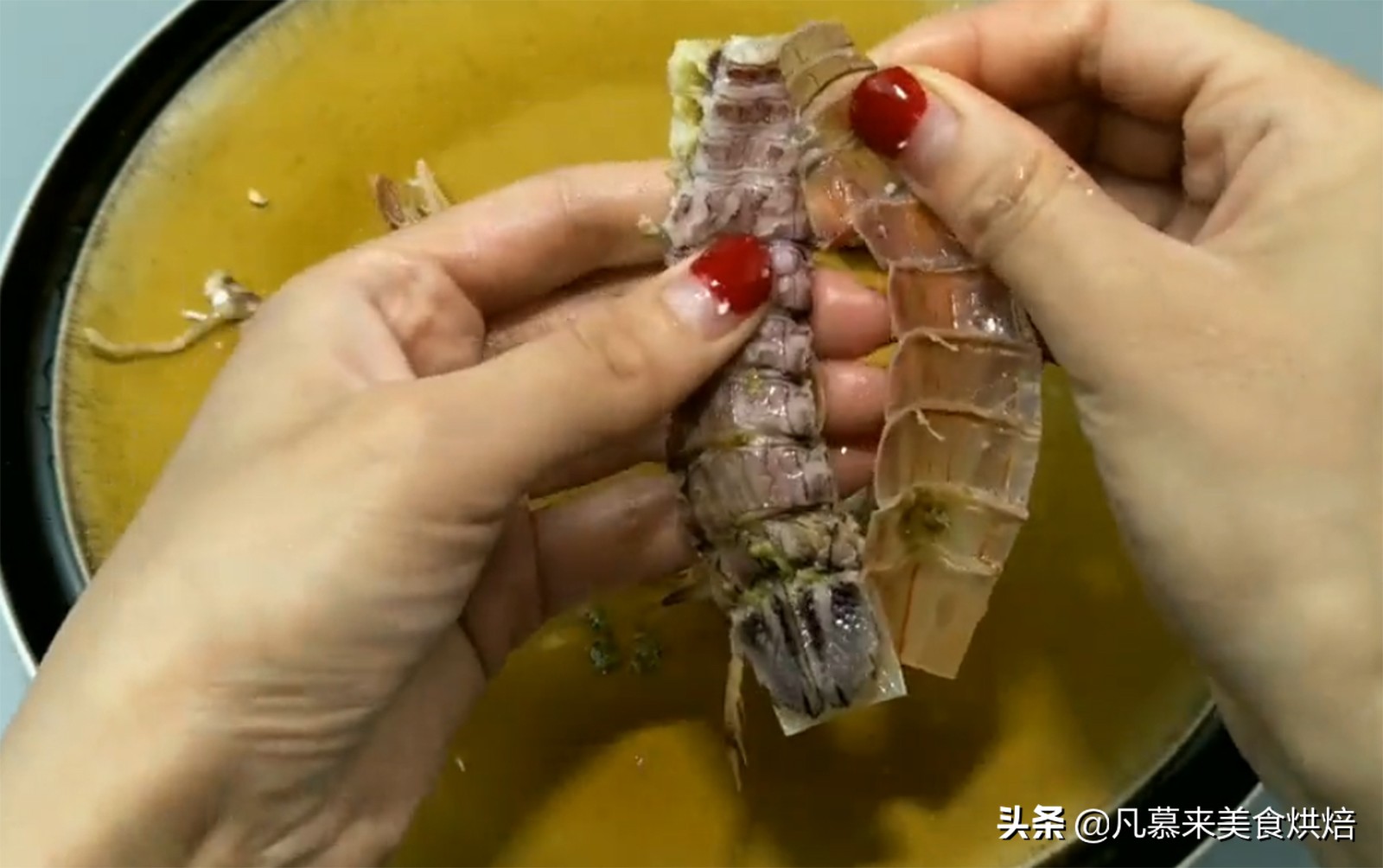 皮皮虾好吃不好剥，皮皮虾怎么剥？2种妙招教您轻松快速剥皮皮虾