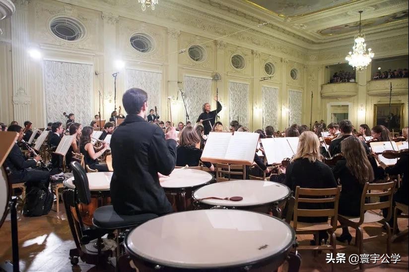 在圣彼得堡国立音乐学院（СПбГК）读书是种什么样的体验？