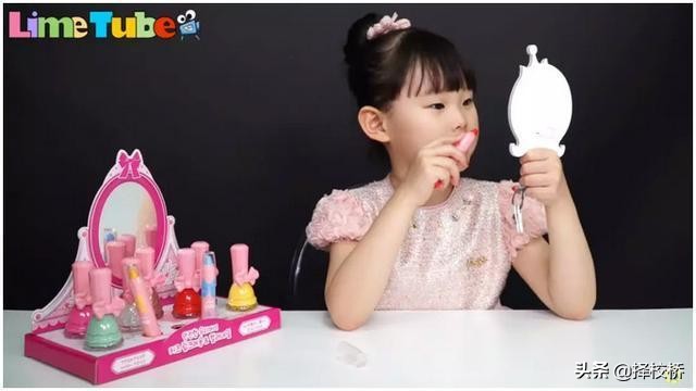 韩国幼儿园的小女孩都开始化妆了，上海国际学校也重学生礼仪培养