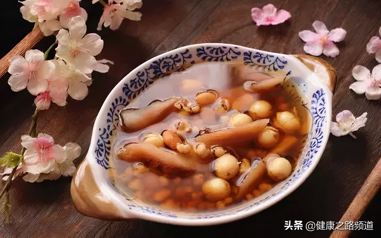 脾胃虚弱的人，湿气也很重，把5种食材煮一煮，脾胃慢慢好起来