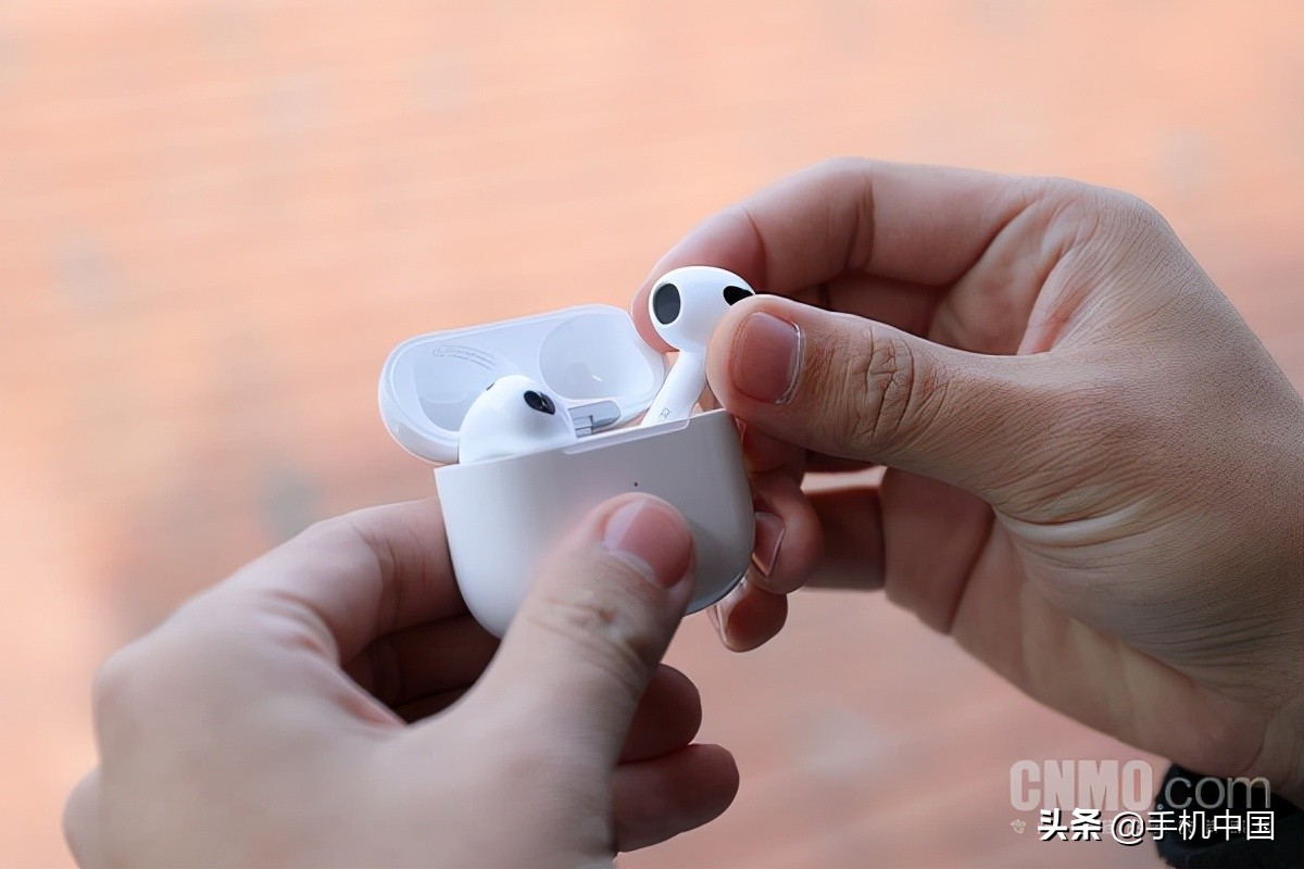 airpods(AirPods 3评测：这是一款佩戴体验更舒适的AirPods)