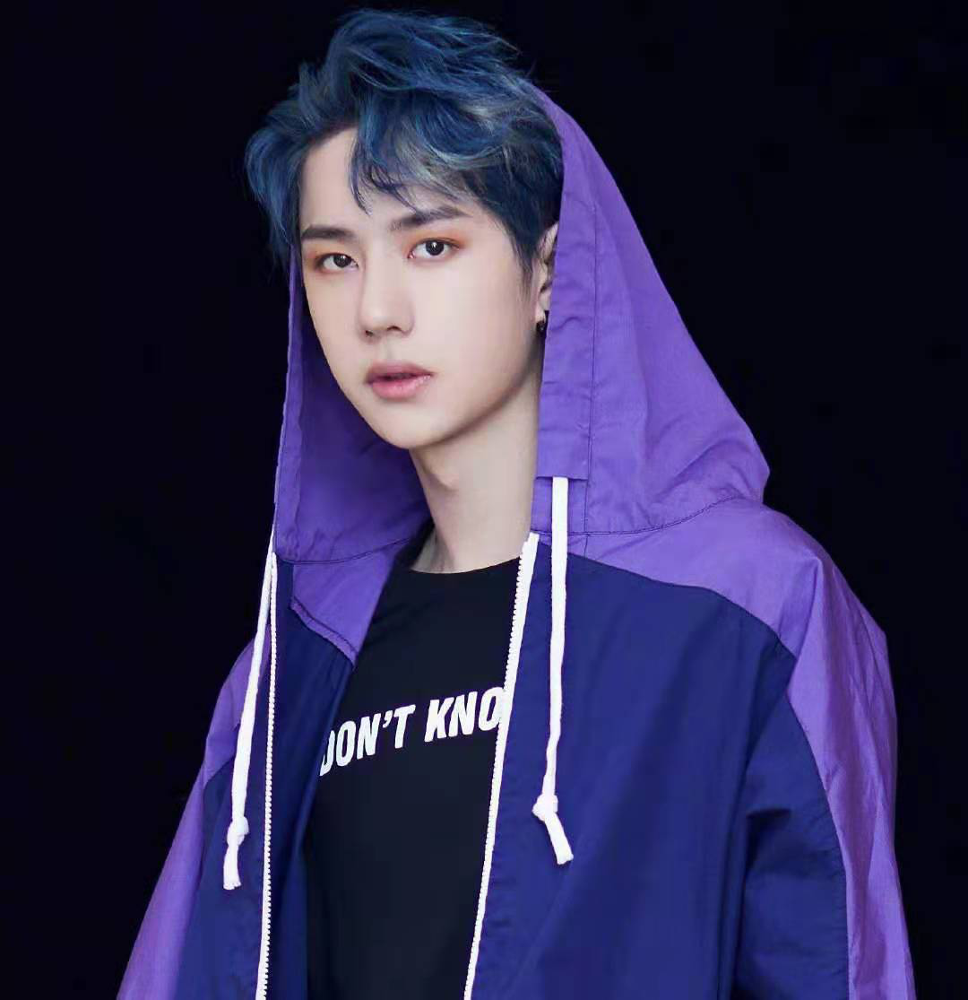 王一博不涂粉也能"白到发光",想要养出冷白皮,这些秘籍收藏