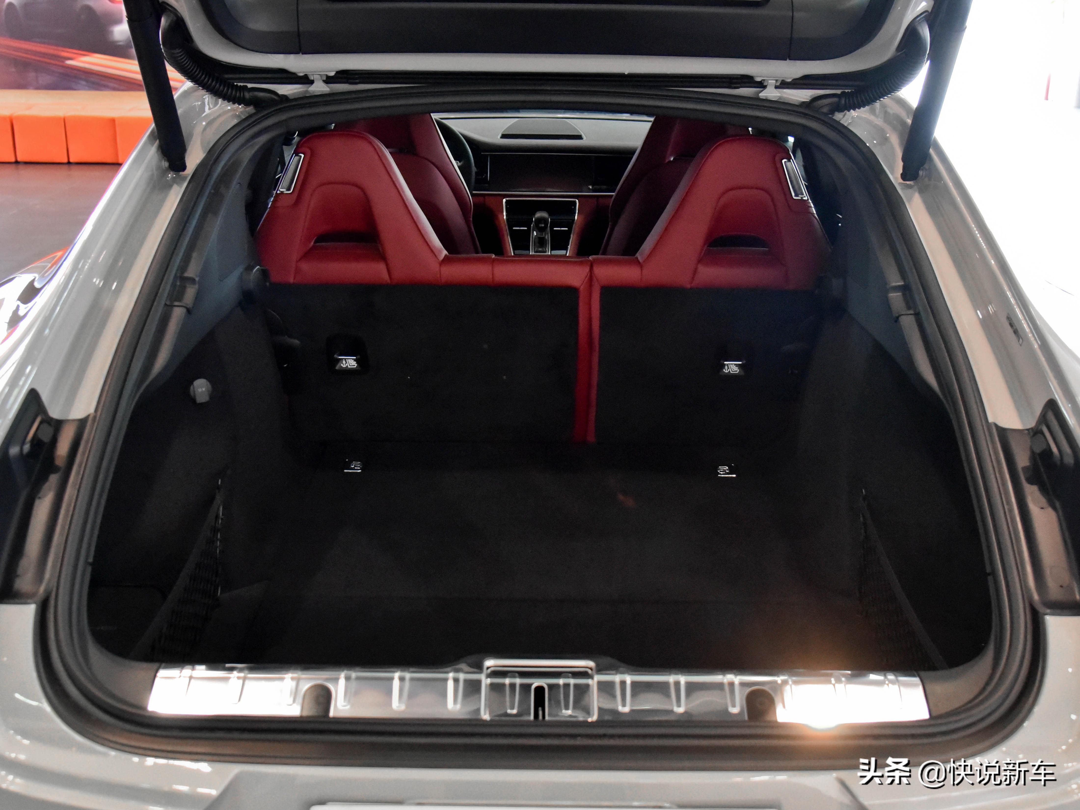 豪华旗舰轿车，V6大排量，后排独立座椅，带你看保时捷Panamera