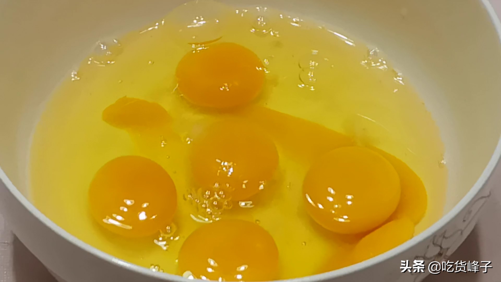 鸡蛋手擀面煮多久（纯手工鸡蛋手擀面特筋道的做法）