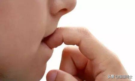 同样是凸嘴，为什么这些女明星就这么漂亮？两招教你摆脱土气脸