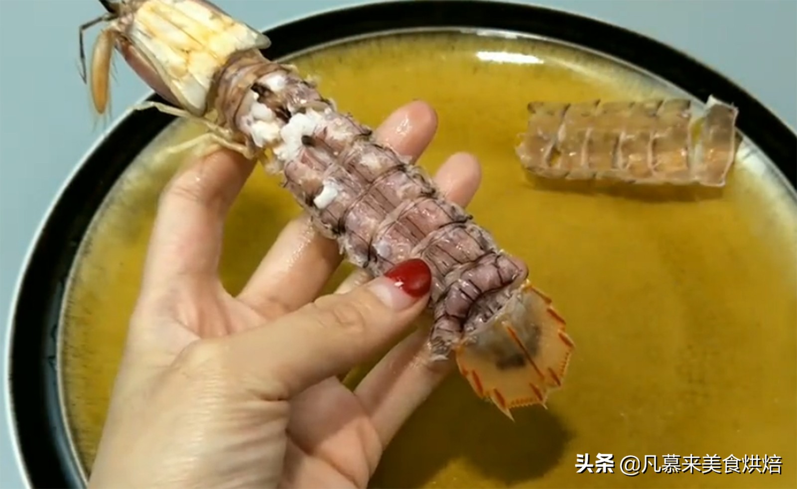 皮皮虾好吃不好剥，皮皮虾怎么剥？2种妙招教您轻松快速剥皮皮虾