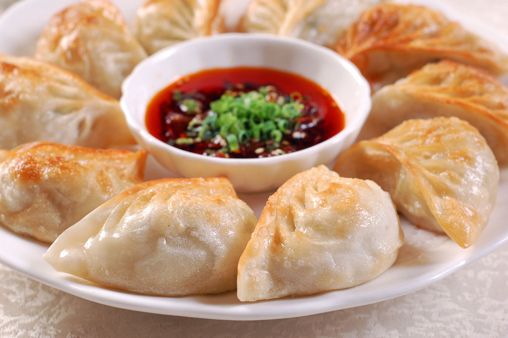 在中餐中，煎、炒、烹、炸、焖、溜、熬、炖、汆之间有什么区别？
