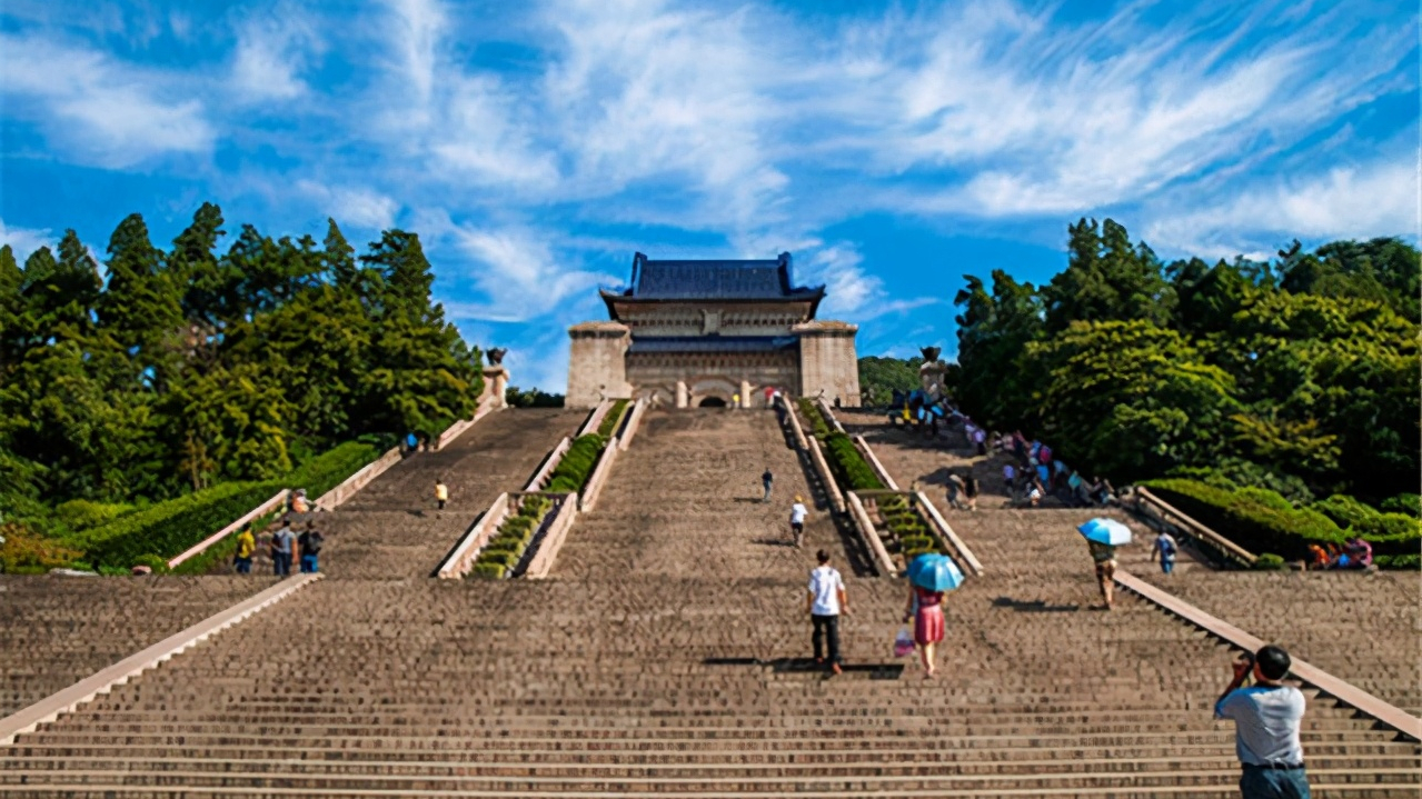 81年宋庆龄去世，生前和廖承志说：不去中山陵，要和母亲葬在一起