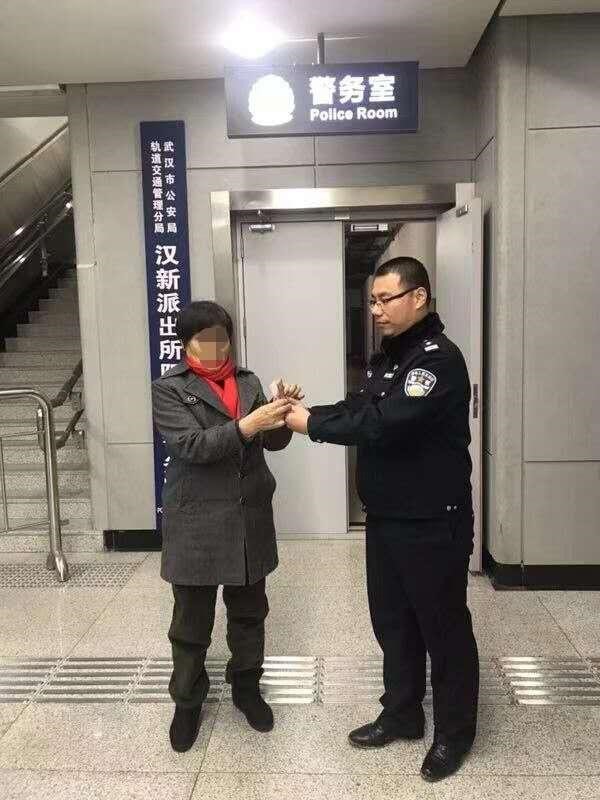 49个“网恋”窝点被捣毁，279名嫌疑人中有没有你的“女网友”？「三分钟法治新闻全知道」