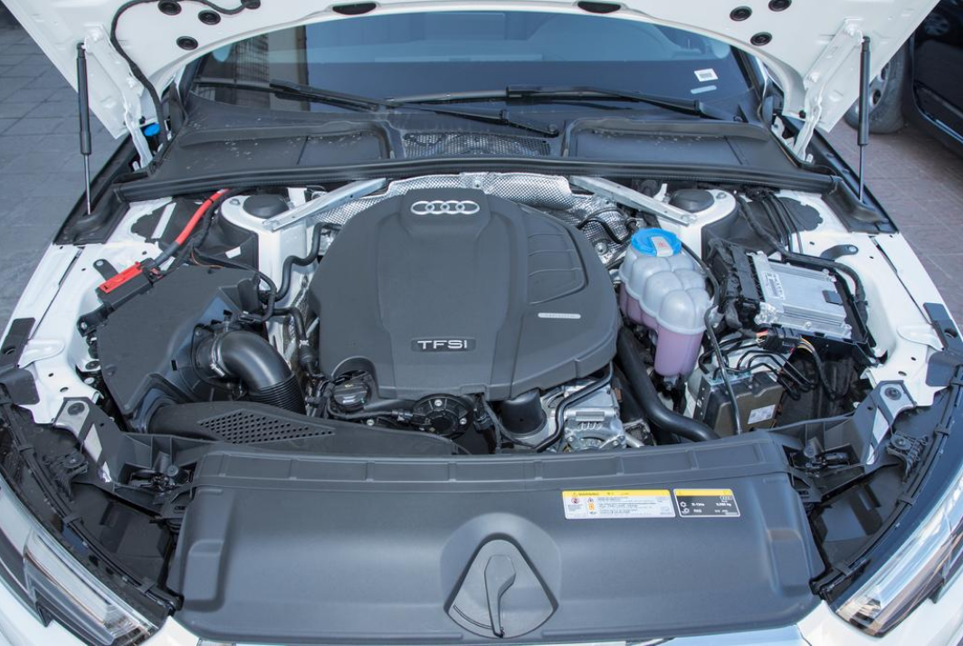 19款奥迪A4L，40TFSI时尚型，裸车价26.9万，抄底
