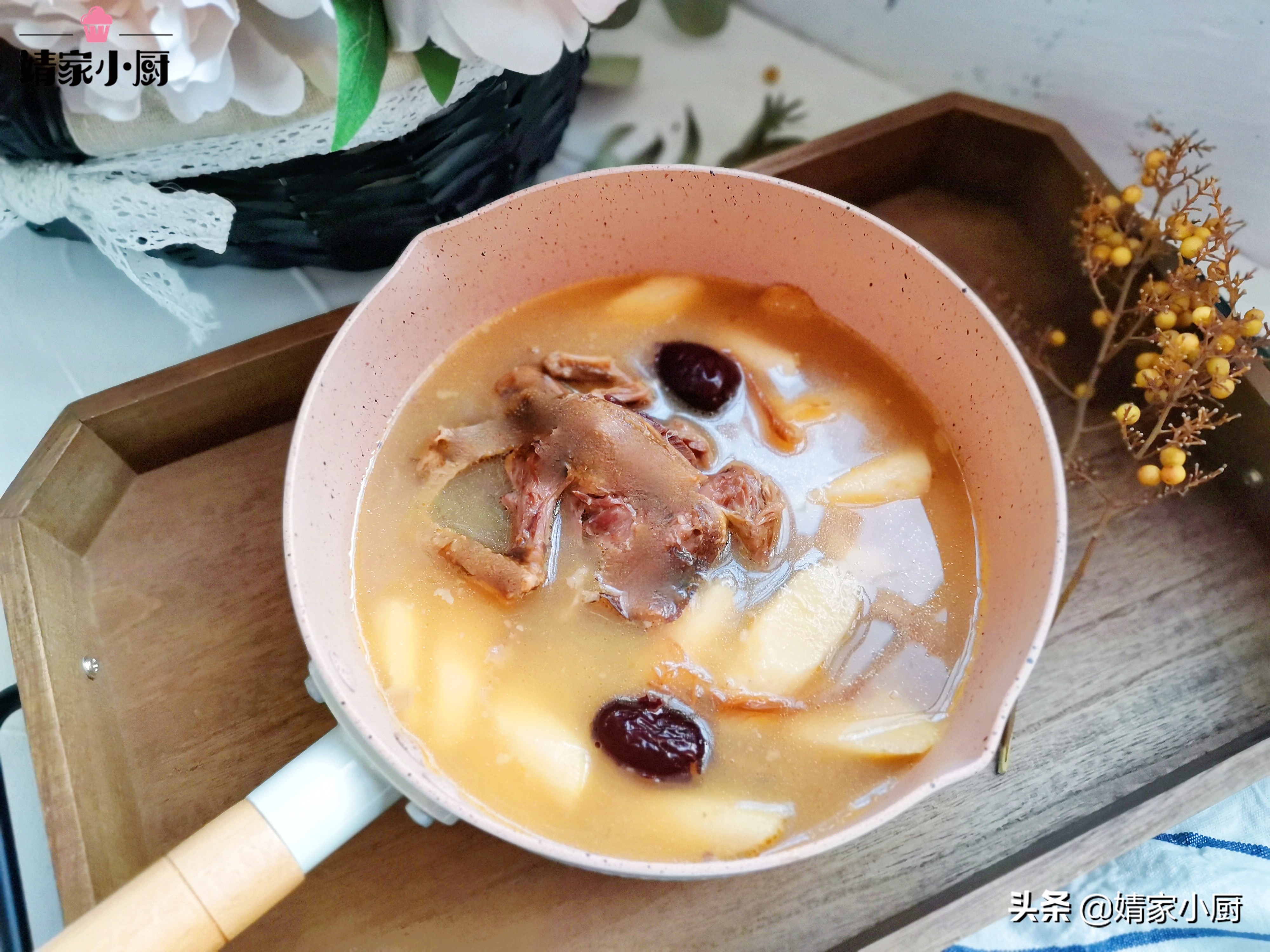 “鸽子汤”怎么炖才最滋补，掌握这个做法，肉嫩汤鲜营养翻倍