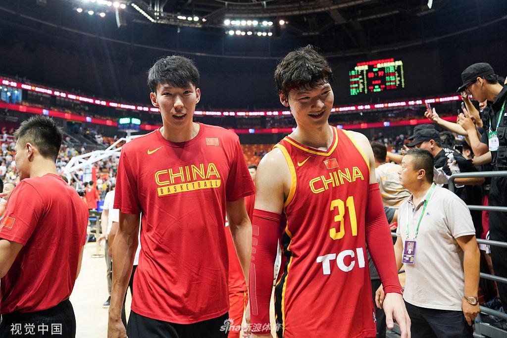 中国男篮将参加NBA夏季联赛(中国男篮抵美参加夏季联赛，周琦获得大量关注，重返NBA仍有机会)