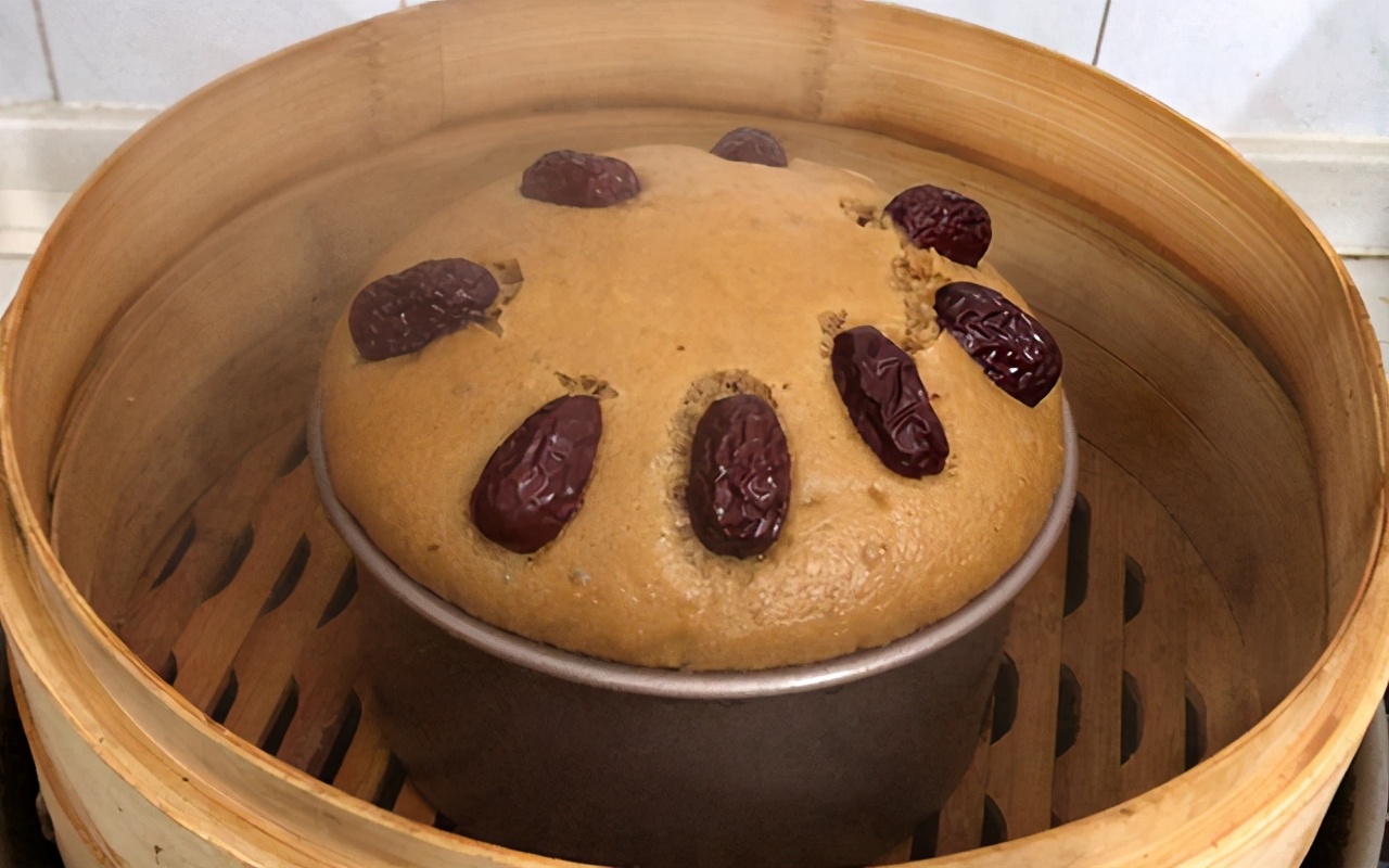 年夜饭必备的红糖发糕,松软香甜,不塌陷不回缩,寓意蒸蒸日上