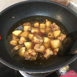 家常鸡肉菜谱，鸡肉炖土豆，简单美味营养，超级下饭，吃不腻