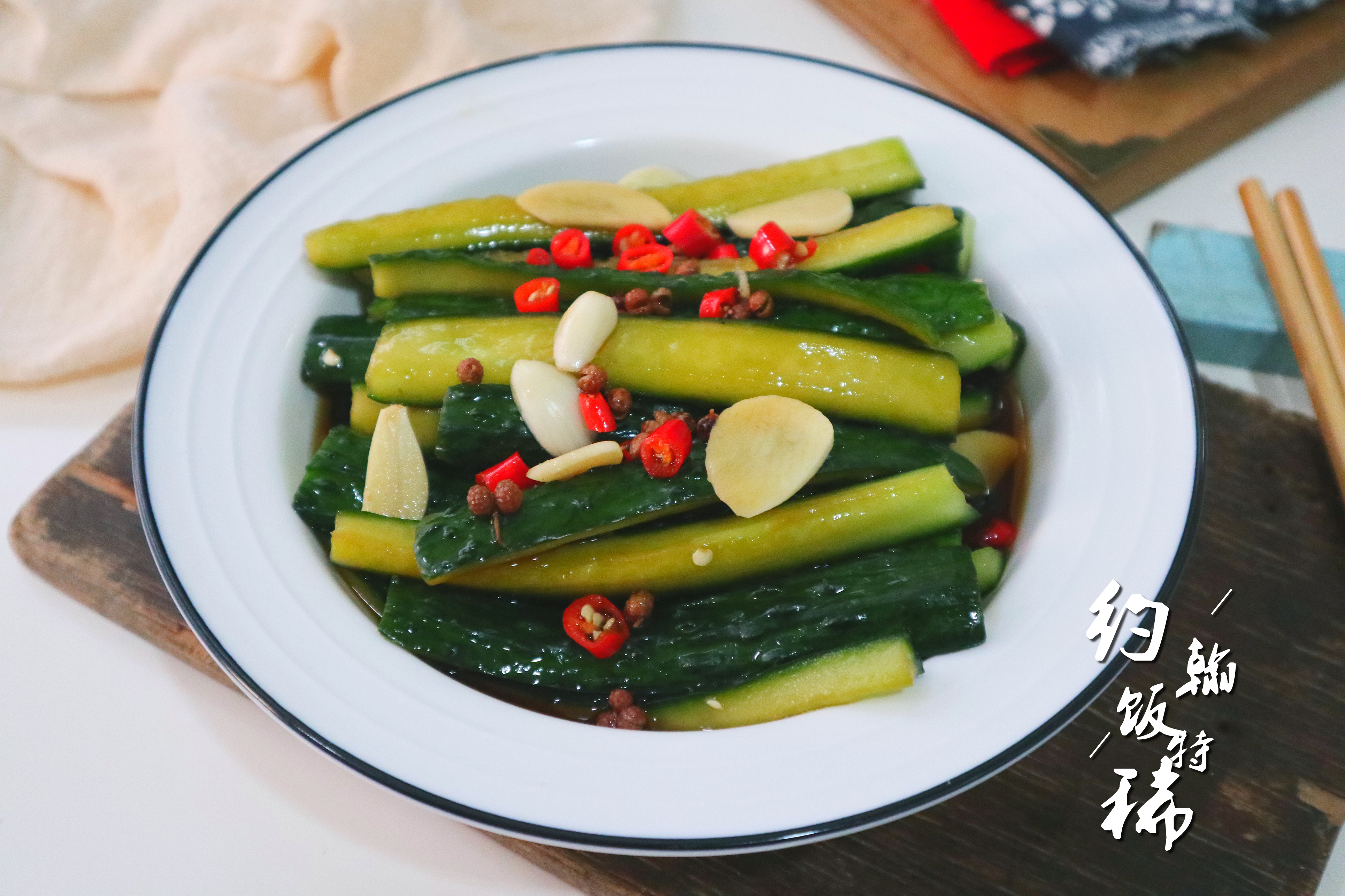 圆生菜怎么凉拌才好吃（5道快手省事的凉拌菜制作过程）