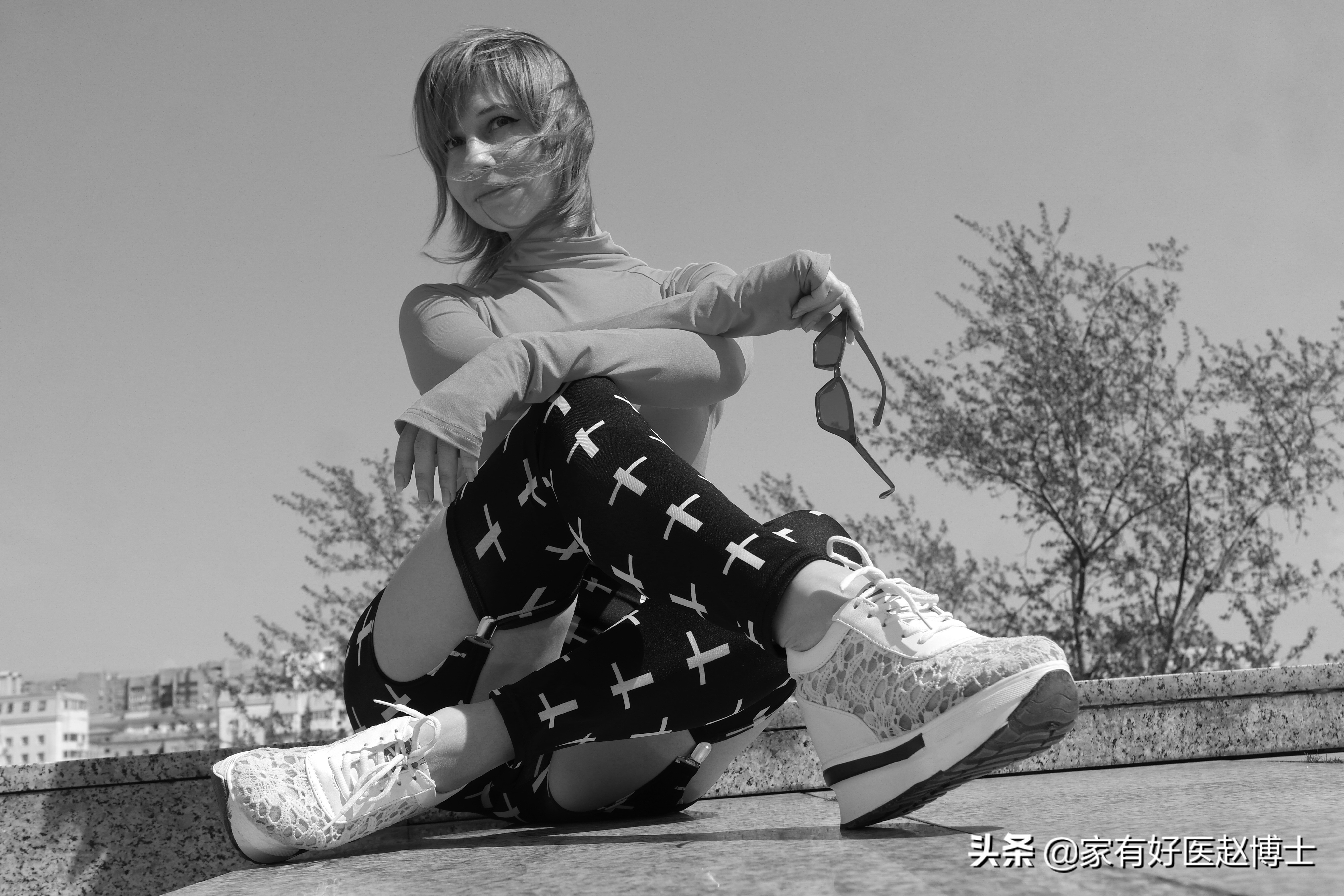 尿频、尿急、尿痛！尿路感染为何女性高发，预防与用药有何讲究？