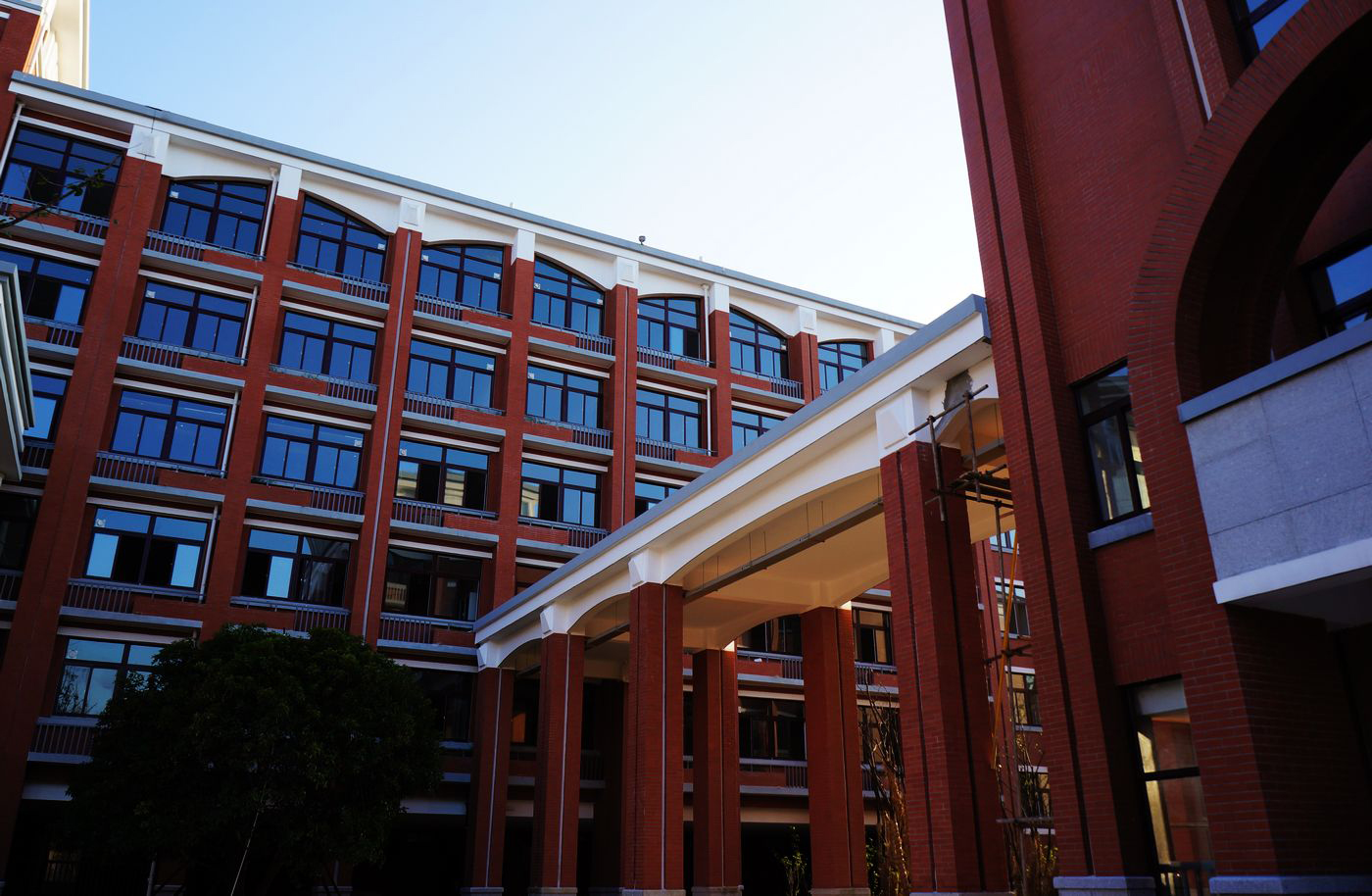 超级中学锦上添花，县中正在雪中送炭，我为黄梅一中这类县中点赞