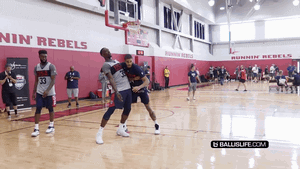 篮球最多有几条接缝（美国男篮集训时进行的1v1，有很多很好的技巧值得学习）